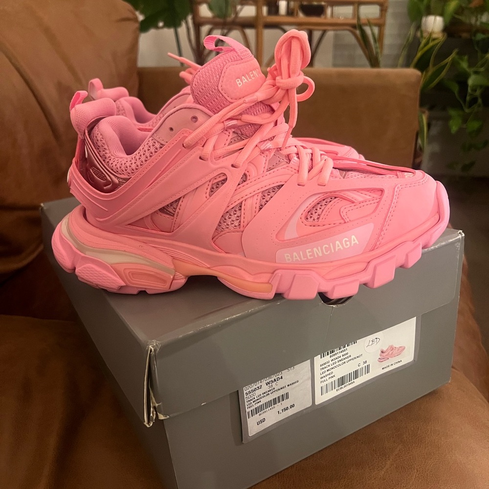 Balenciaga 
TRACK LED SNEAKER
LED MONOCOLOR UPPER/NOT
WASHED
FULL PINK